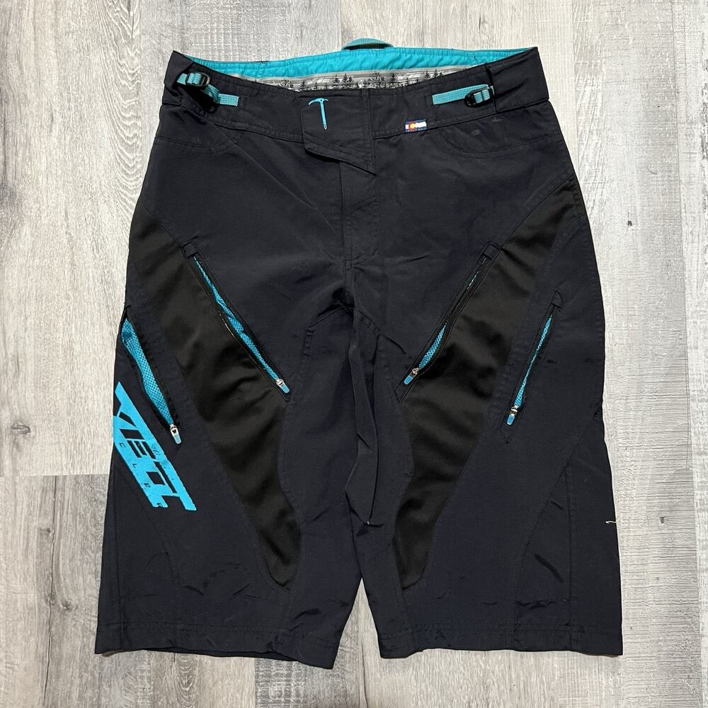 Yeti Cycles MTB Shorts Mens 32 Black Teal Adjustable Waist Trail Riding Biking